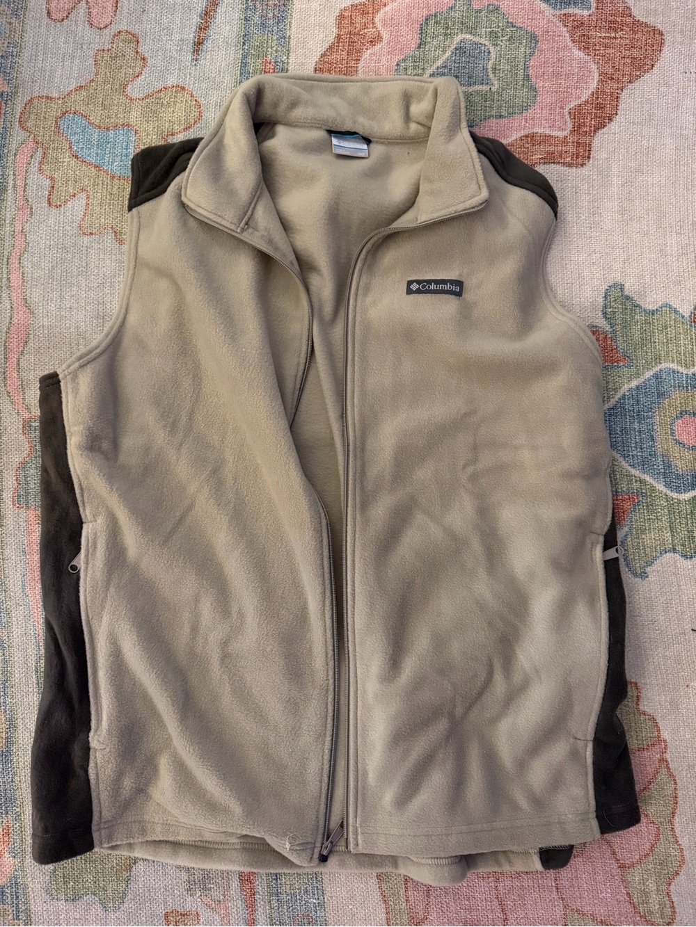 Columbia Men's Beige/Tan Fleece Vest with Dark Brown Panels